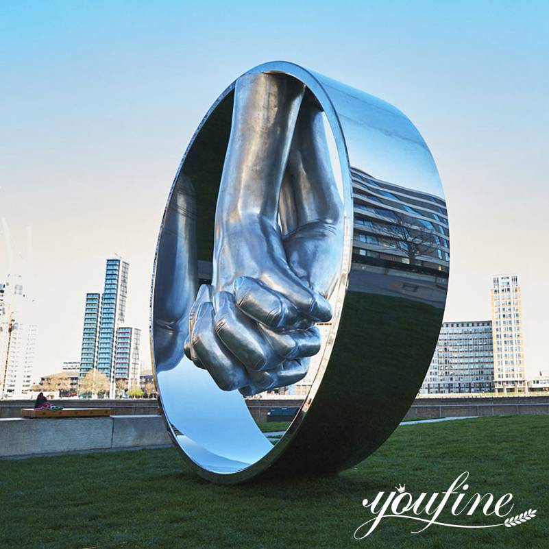 Why Place Stainless Steel Sculptures in Outdoor Plazas?