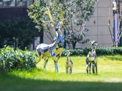 Metal Deer Sculpture – Best Decor for Modern Garden Landscape