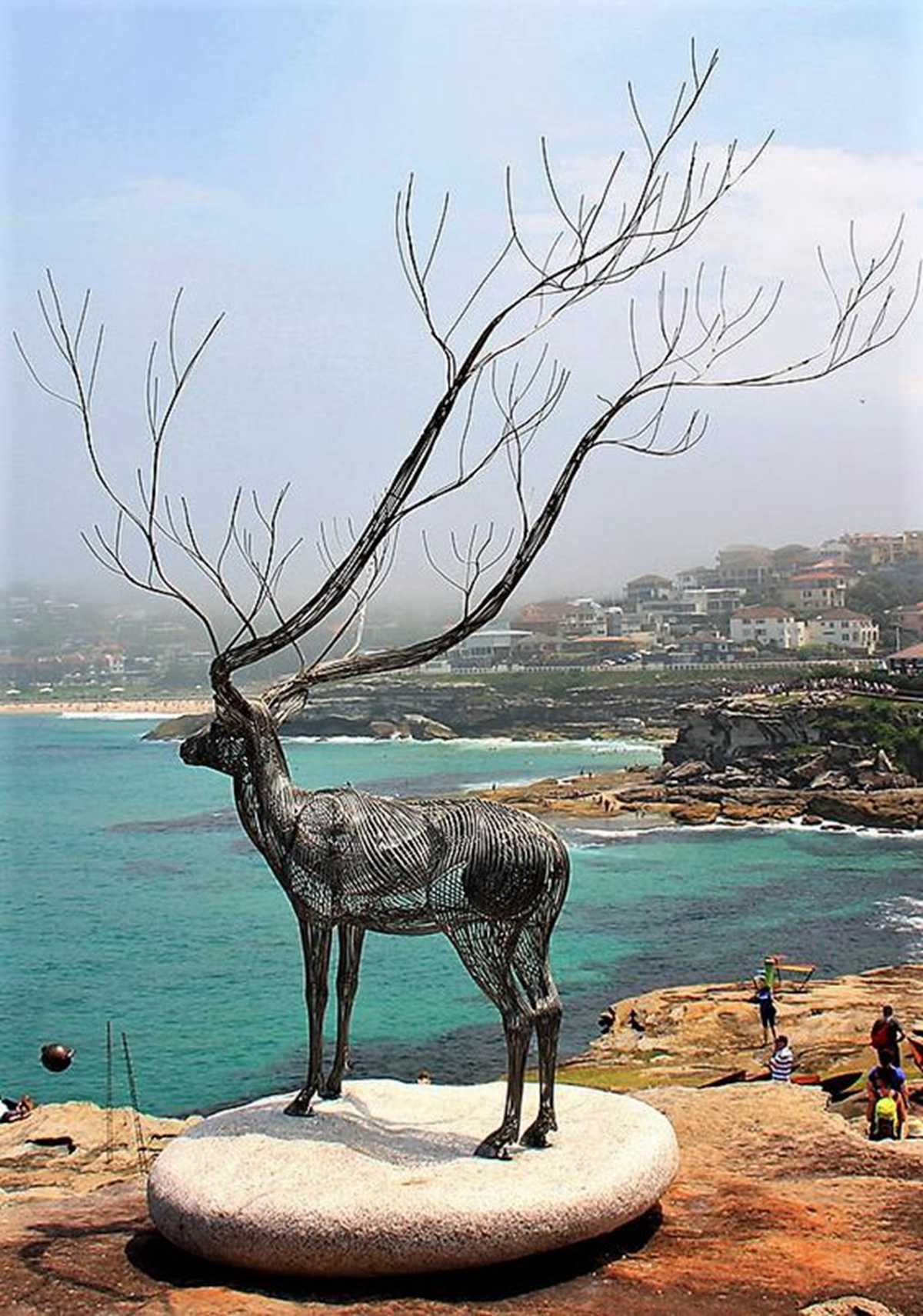 metal wire deer sculpture (3)