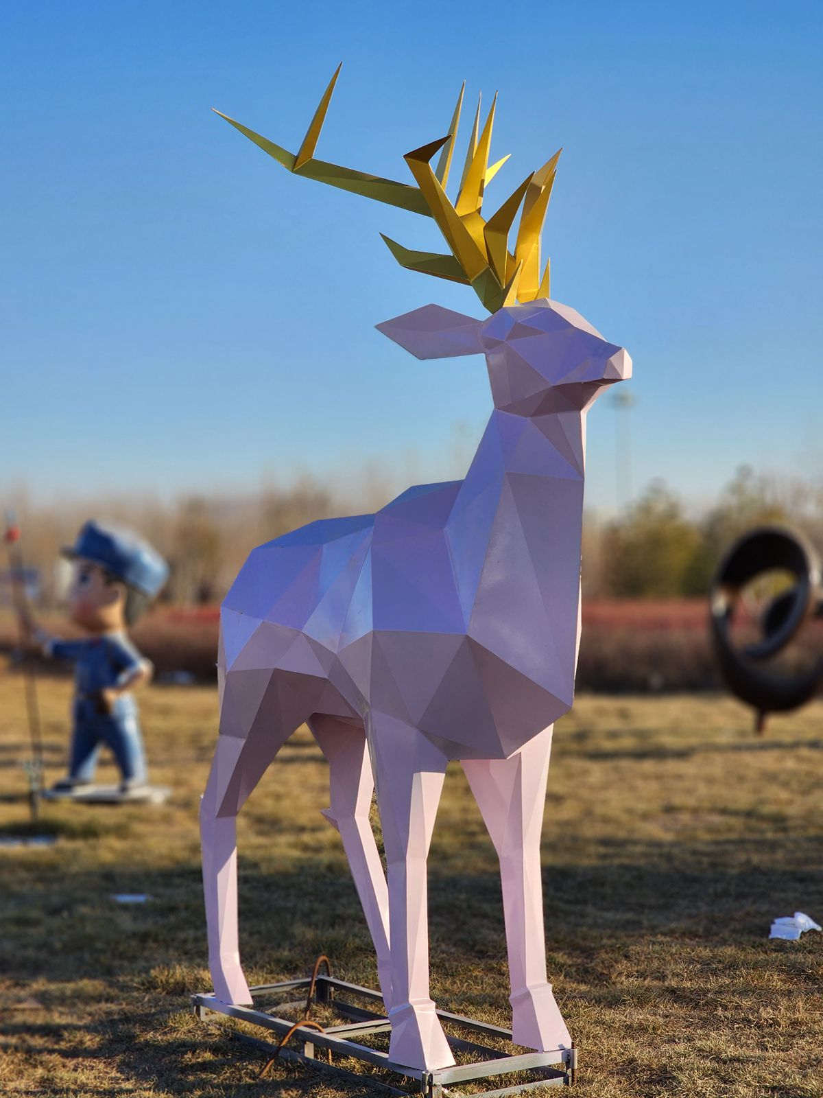 STAINLESS STEEL DEER SCULPTURE (3)