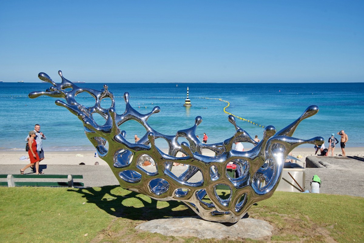 stainless steel drop sculpture (4)