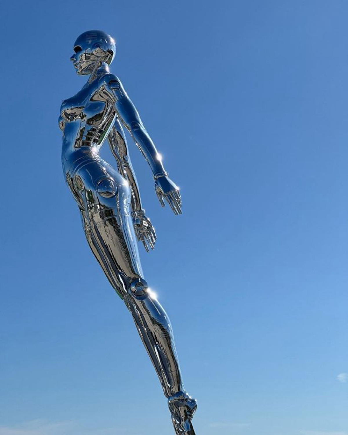 stainless steel robot sculpture (16)