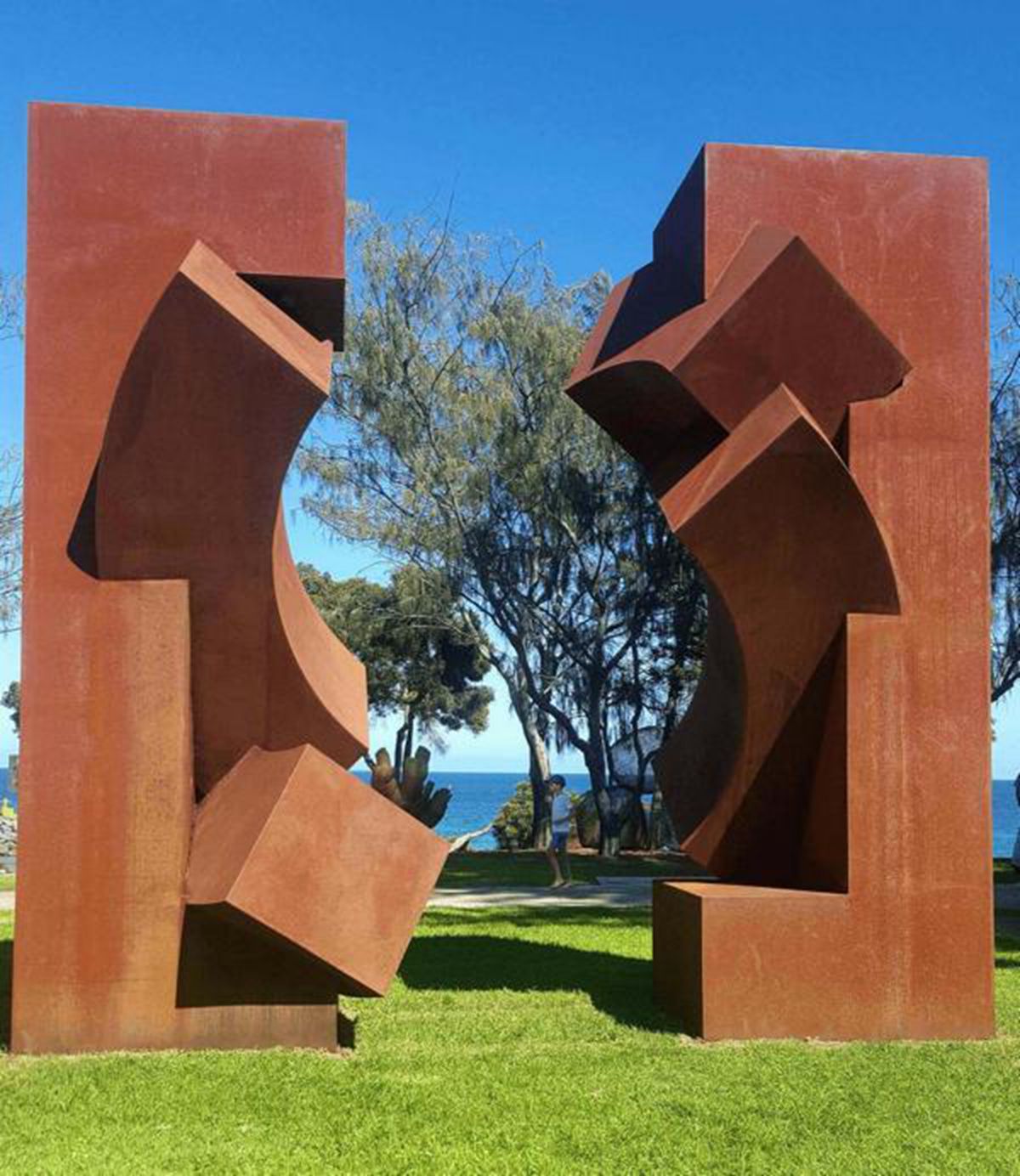 large corten steel sculpture (2)
