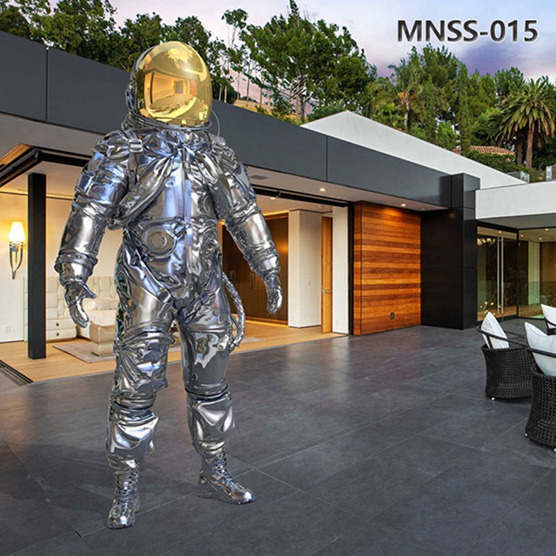 Modern Metal Life Size Astronaut Statue Decor MNSS–015