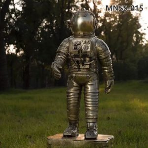 life size astronaut statue (3)