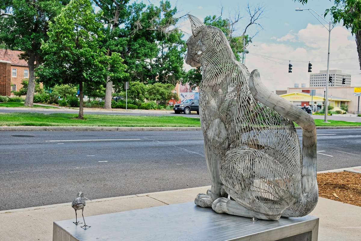 metal wire cat sculpturte (7)