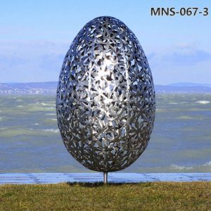 stainless steel eggs sculpture (2)