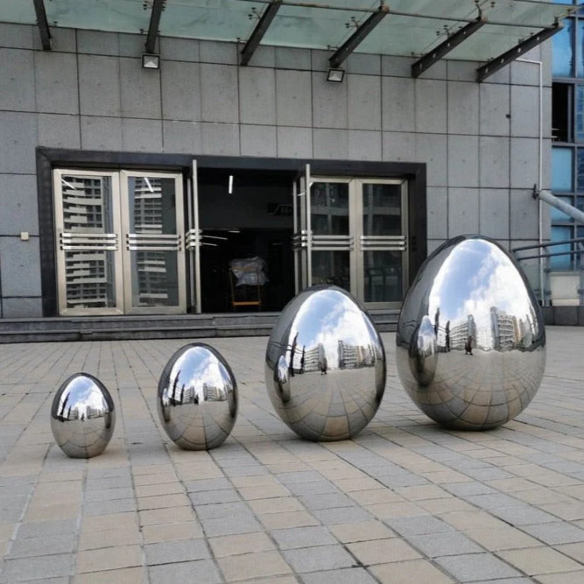 stainless steel eggs statue (9)