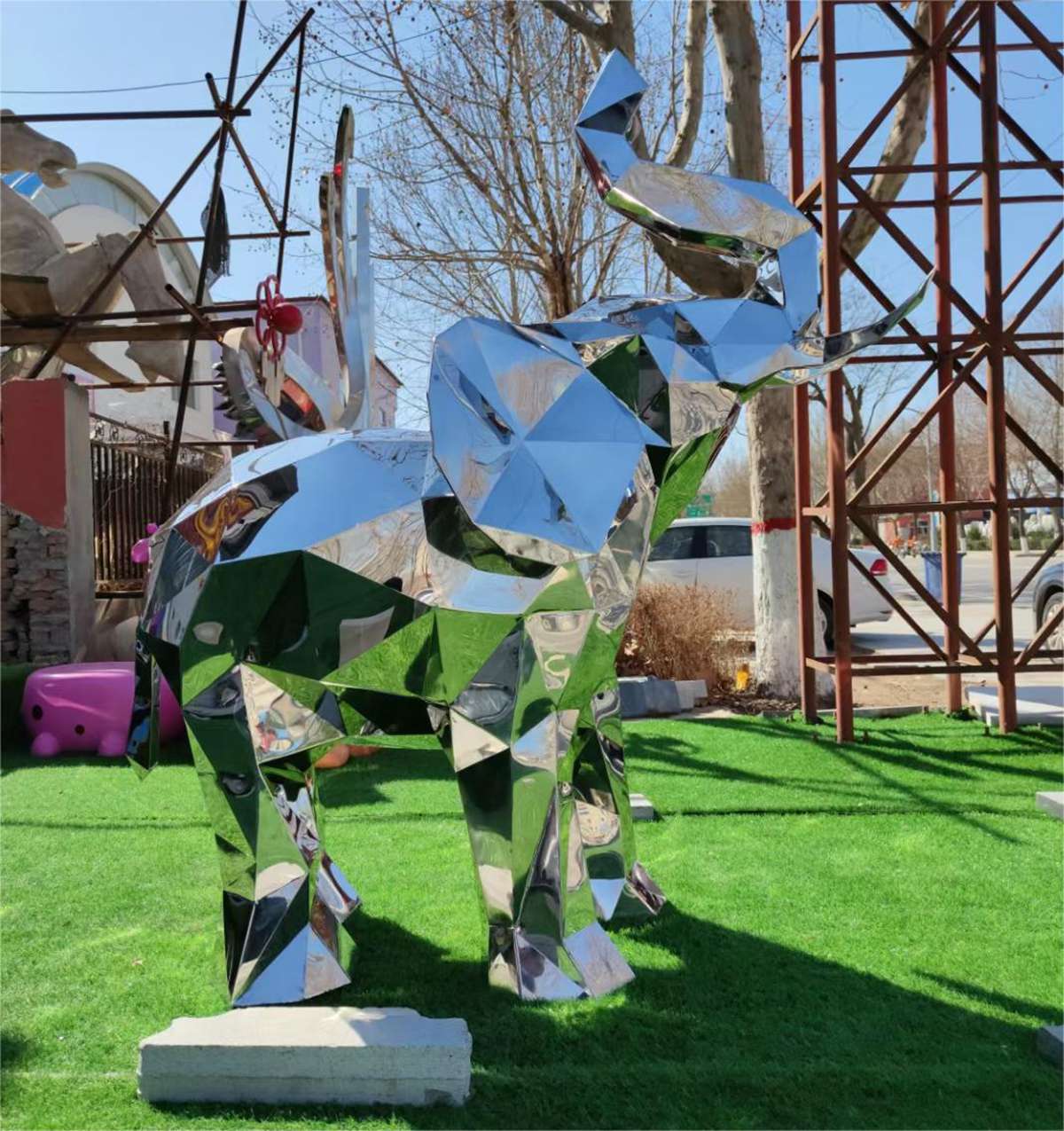 metal elephant sculpture (4)