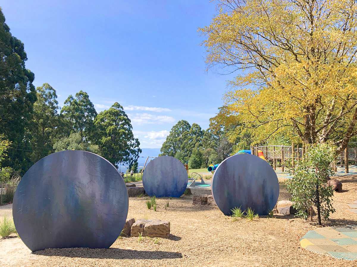 stainless steel disc sculpture 