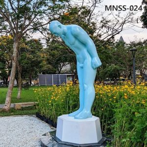 greeting man sculpture (3)