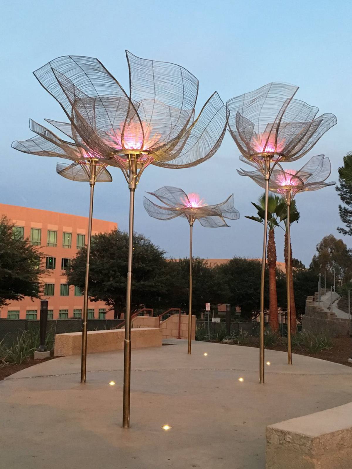 Windflowers sculpture (2)