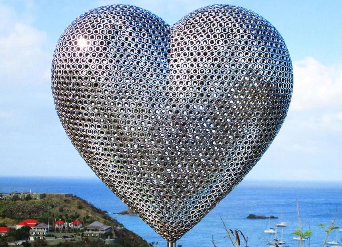 large metal heart sculpture (2)