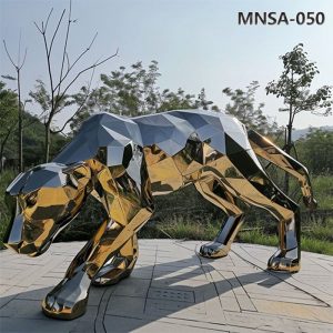 metal leopard sculpture (1)