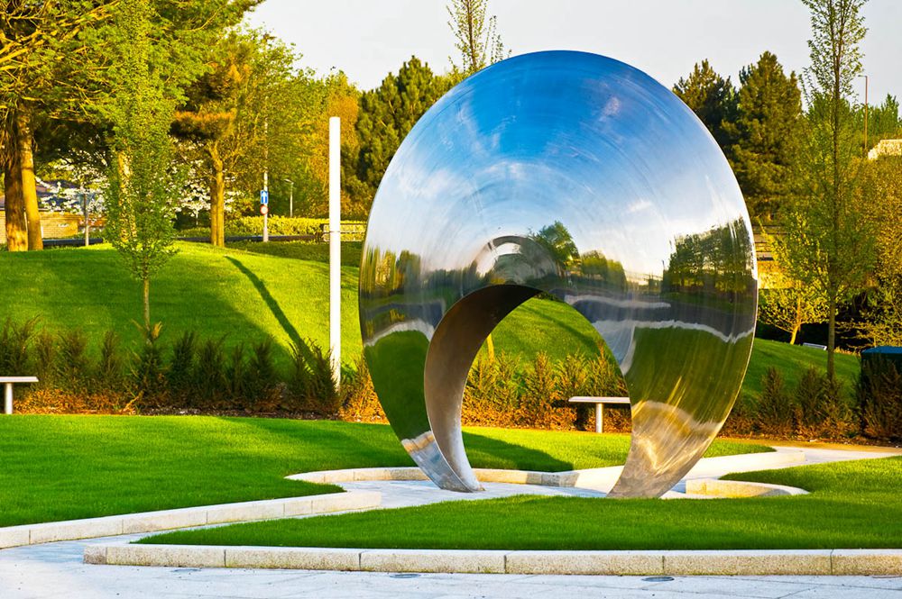 stainless steel outdoor sculpture 