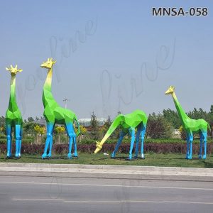 geometric giraffe sculptures (1)
