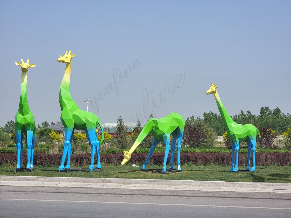 geometric giraffe sculptures (3)