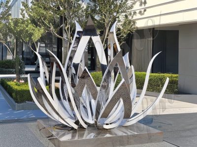 Stainless Steel Lotus Flower Sculpture: The Perfect Fusion of Light and Water