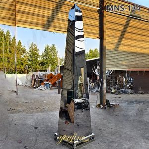 obelisk sculpture