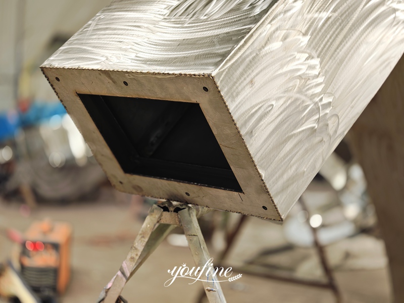 coarse grinding stainless sculpture