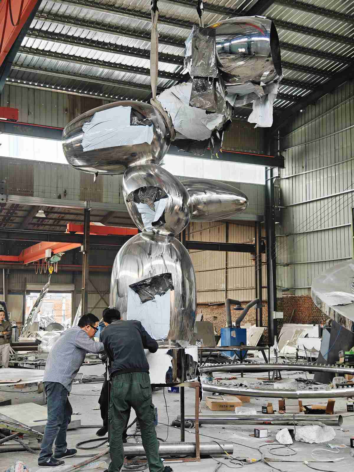 Stainless steel sculpture forming and welding
